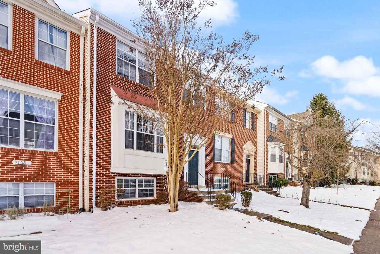 47621 Comer Sq - Photo 3 of 50