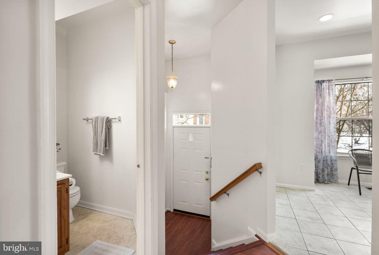 47621 Comer Sq - Photo 6 of 50