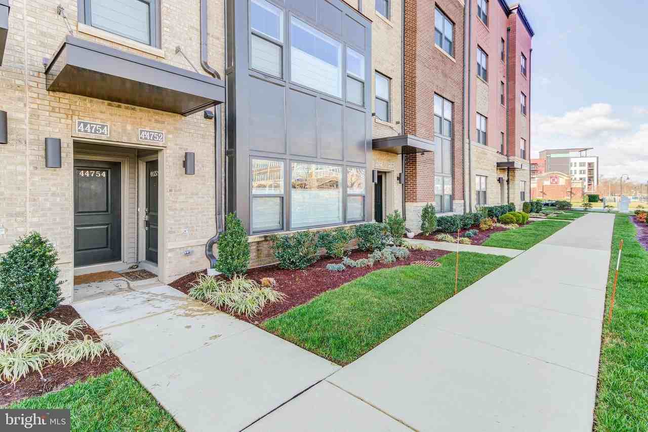 44752 Tiverton Sq - Photo 2 of 28