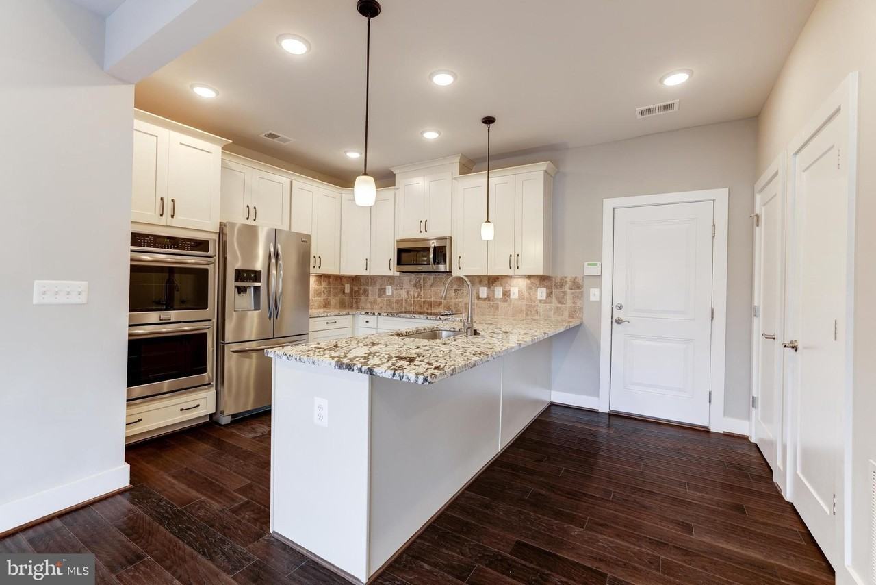 44752 Tiverton Sq - Photo 7 of 28