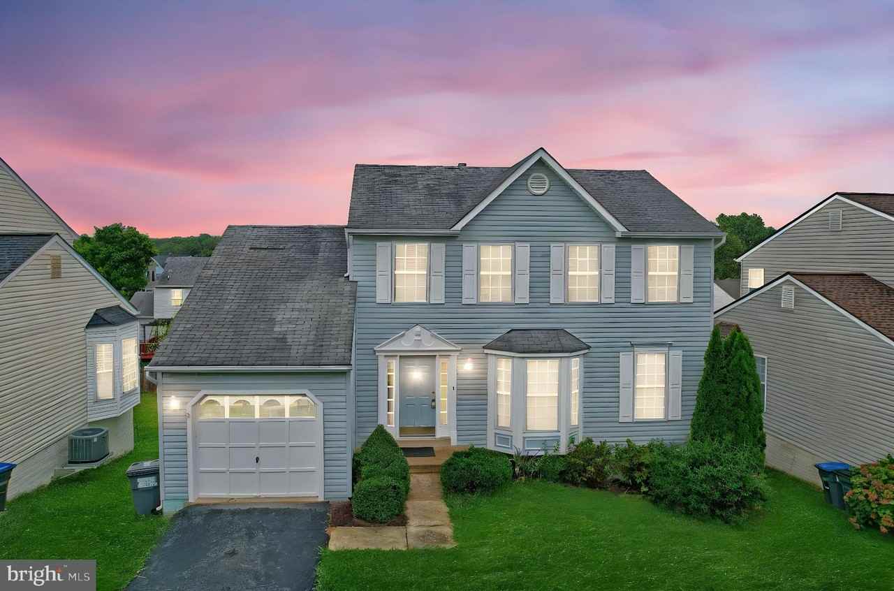 16 Varone Dr - Photo 2 of 47