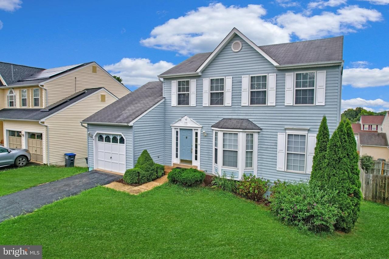 16 Varone Dr - Photo 5 of 47