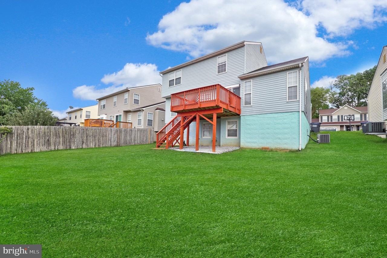 16 Varone Dr - Photo 6 of 47