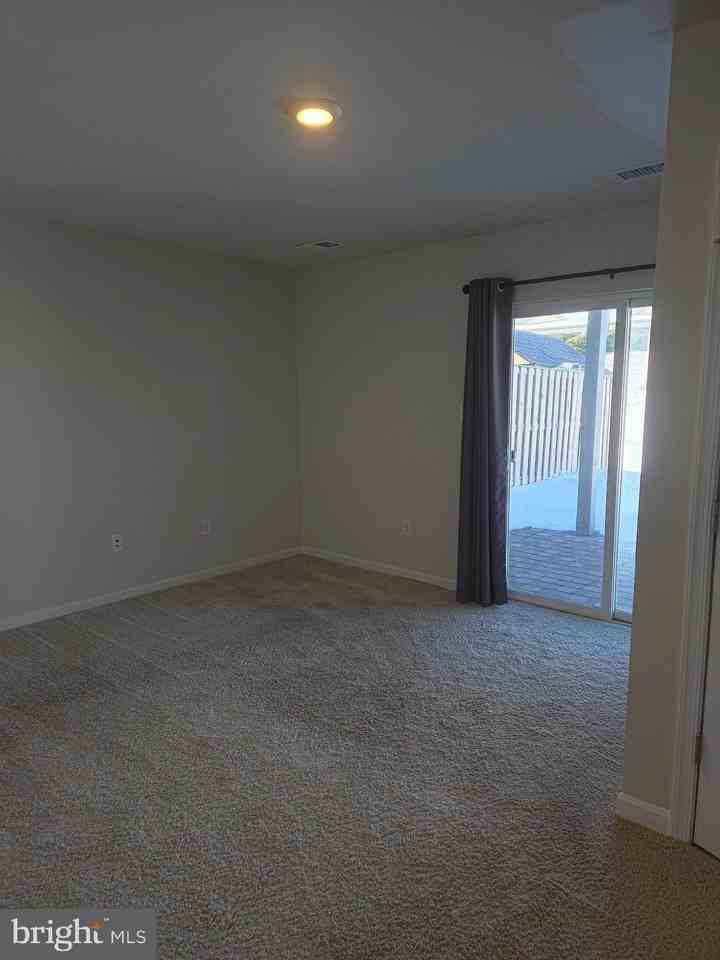 193 Drexel Ct - Photo 4 of 20