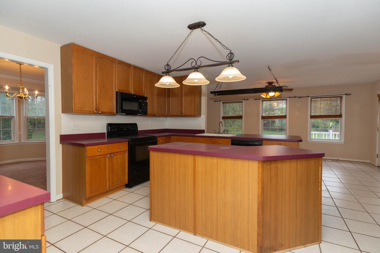 131 Cypress Point Dr - Photo 6 of 35