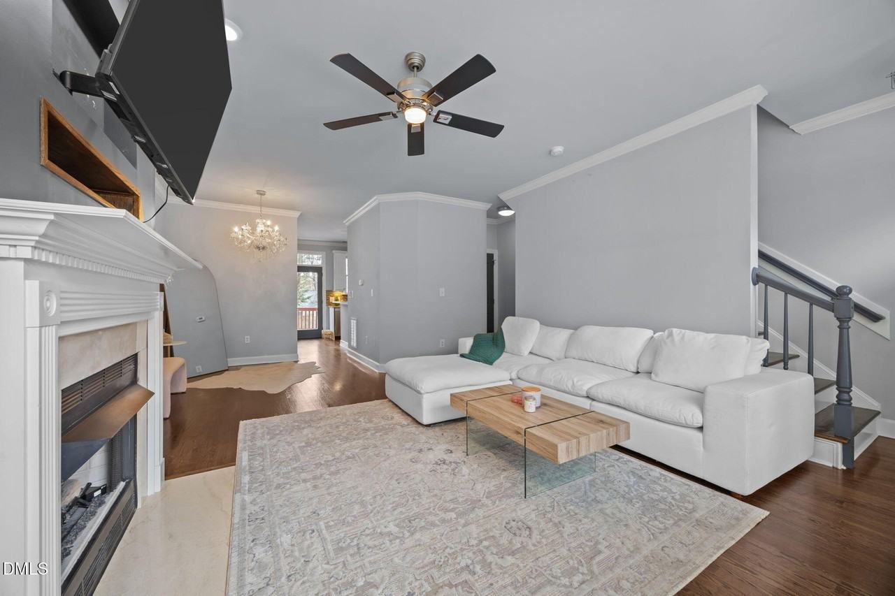 132 Ashton Hall Ln - Photo 3 of 24