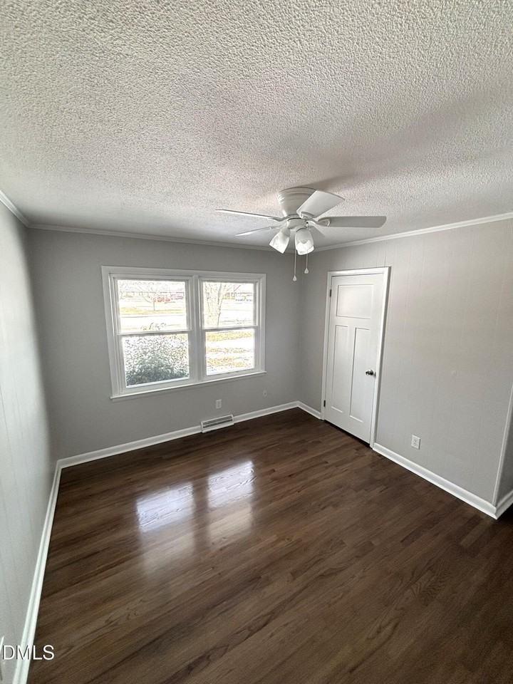 1510 Fairview St - Photo 3 of 5