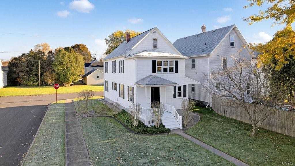 17 Walcott St - Photo 2 of 26