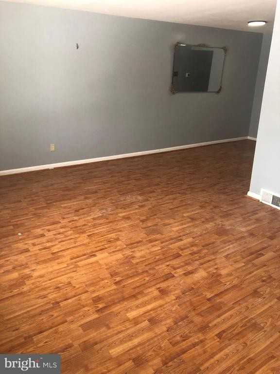 8550 Tolbut St - Photo 5 of 24