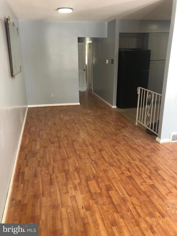 8550 Tolbut St - Photo 6 of 24