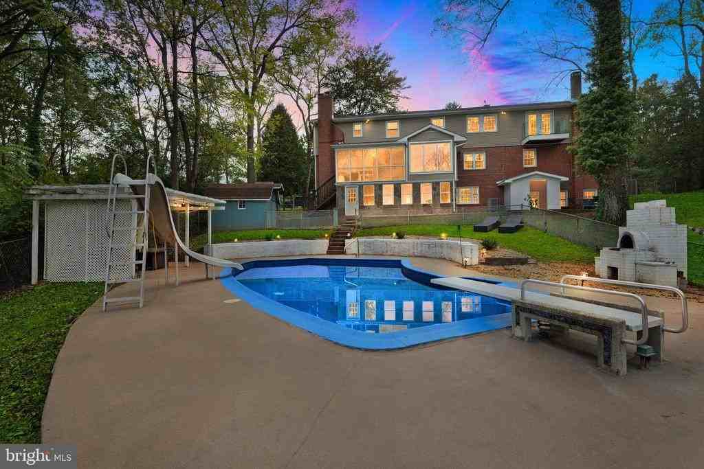 5642 Jefferson Blvd - Photo 2 of 50