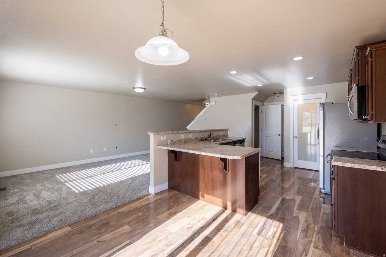 757 W Gallant Dr - Photo 4 of 12