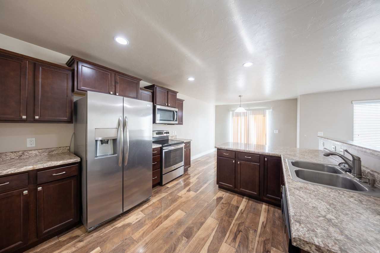 757 W Gallant Dr - Photo 5 of 12