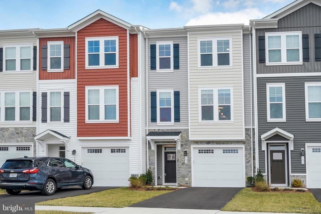 105 Checkerspot Way - Photo 2 of 37