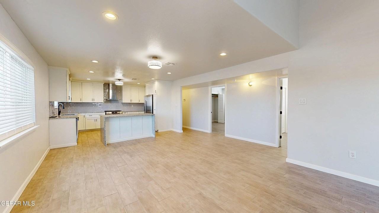 508 Camino De La Rosa Rd - Photo 2 of 40