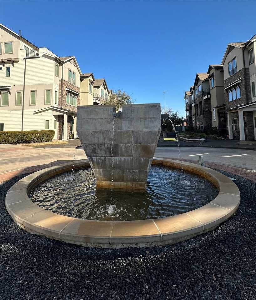 2643 Fountain Key Boulevard Boulevard - Photo 2 of 15