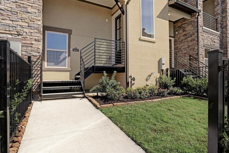 2643 Fountain Key Boulevard Boulevard - Photo 4 of 15