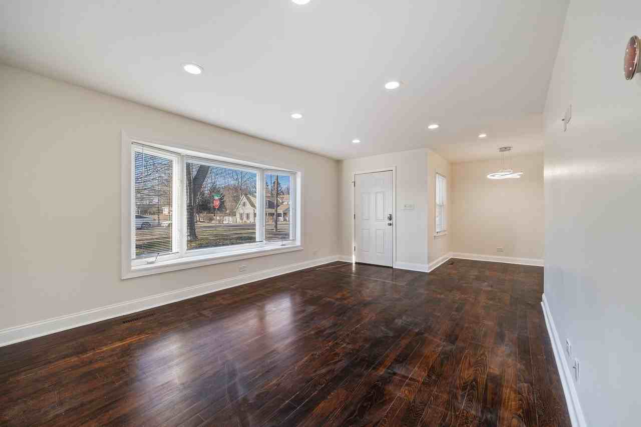 503 S Benton St - Photo 3 of 20