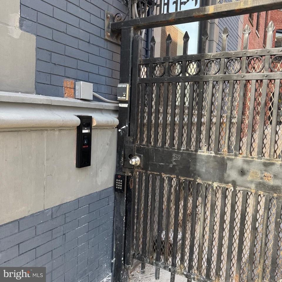 1763 Columbia Rd Nw ##305 - Photo 2 of 19