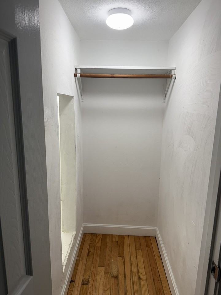 295 Shirley St - Photo 3 of 9