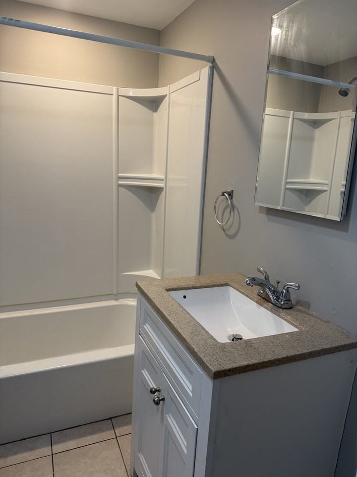 295 Shirley St - Photo 5 of 9