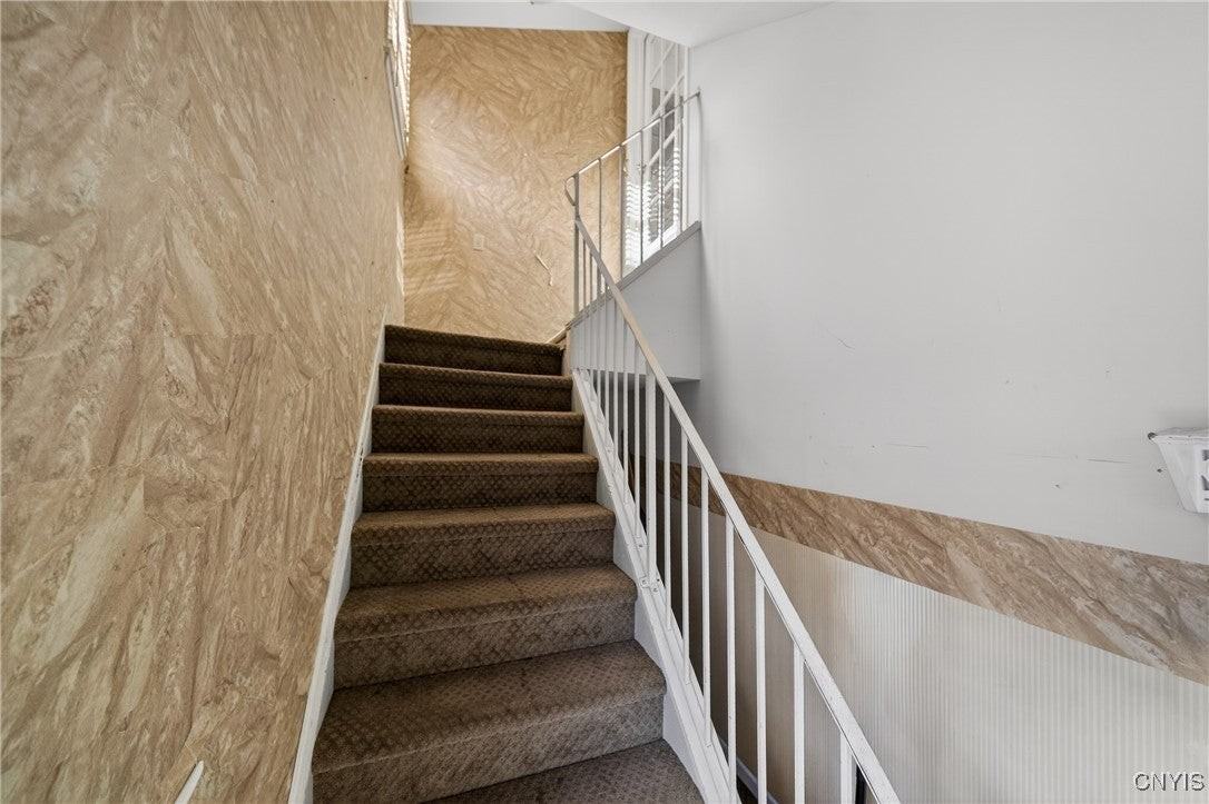 2340 Court St - Photo 2 of 28