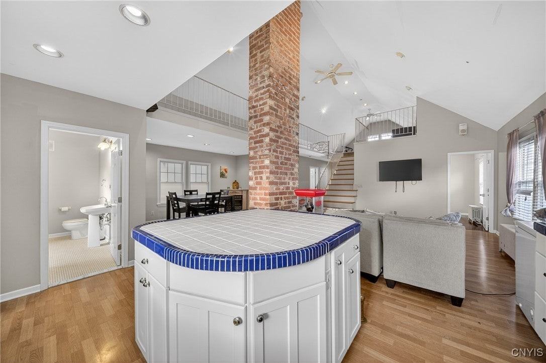 2340 Court St - Photo 7 of 28