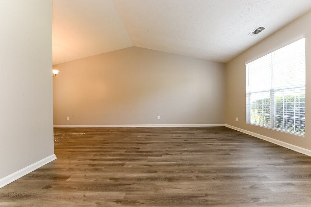 6394 Alford Cir - Photo 4 of 17