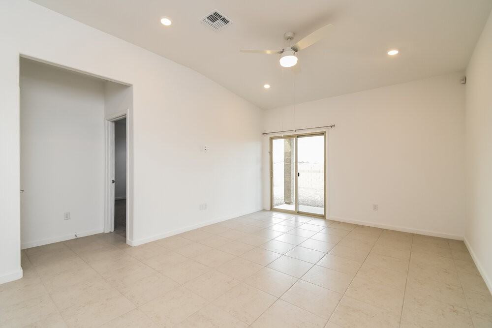 10336 W Harper St - Photo 4 of 16