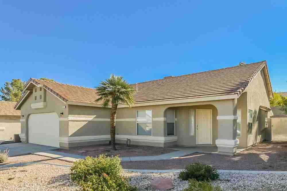 541 Embassy Cir - Photo 3 of 19