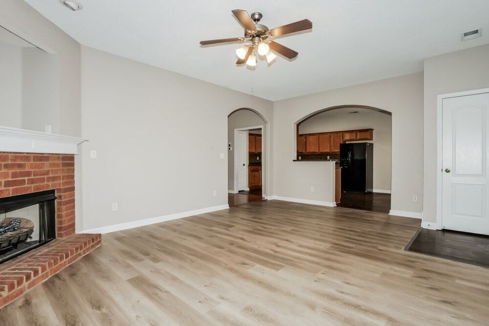 1506 Lawson Dr - Photo 6 of 17