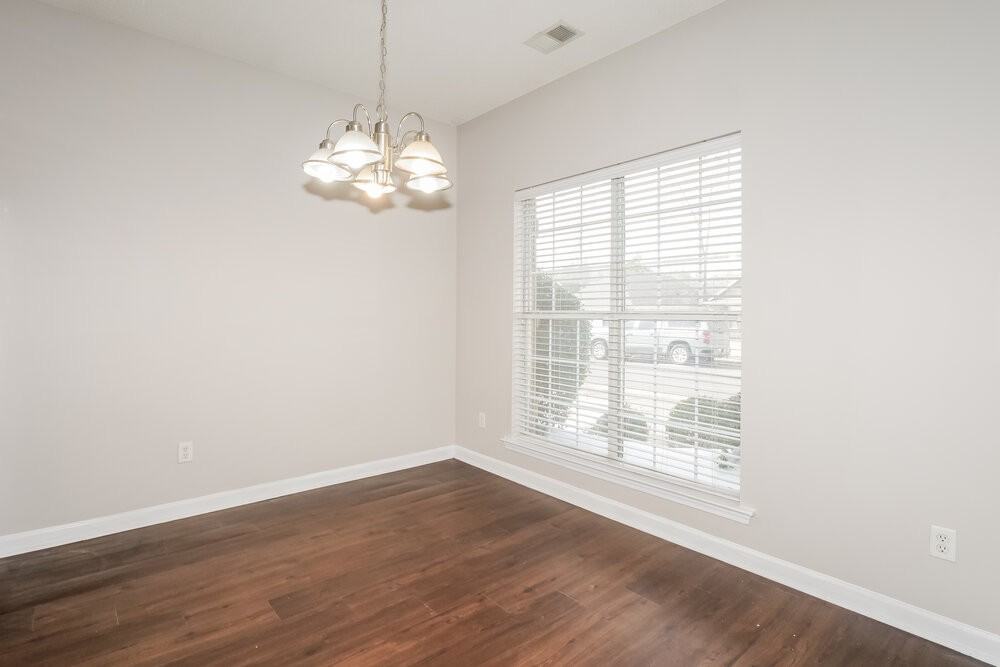 1506 Lawson Dr - Photo 7 of 17