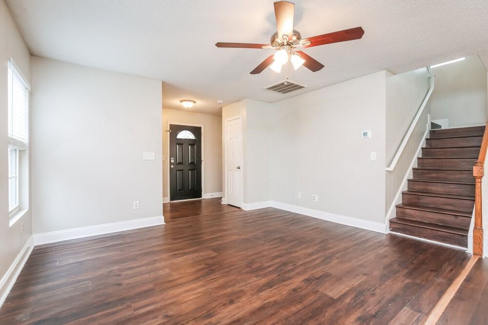 6542 Guard Hill Dr - Photo 5 of 17