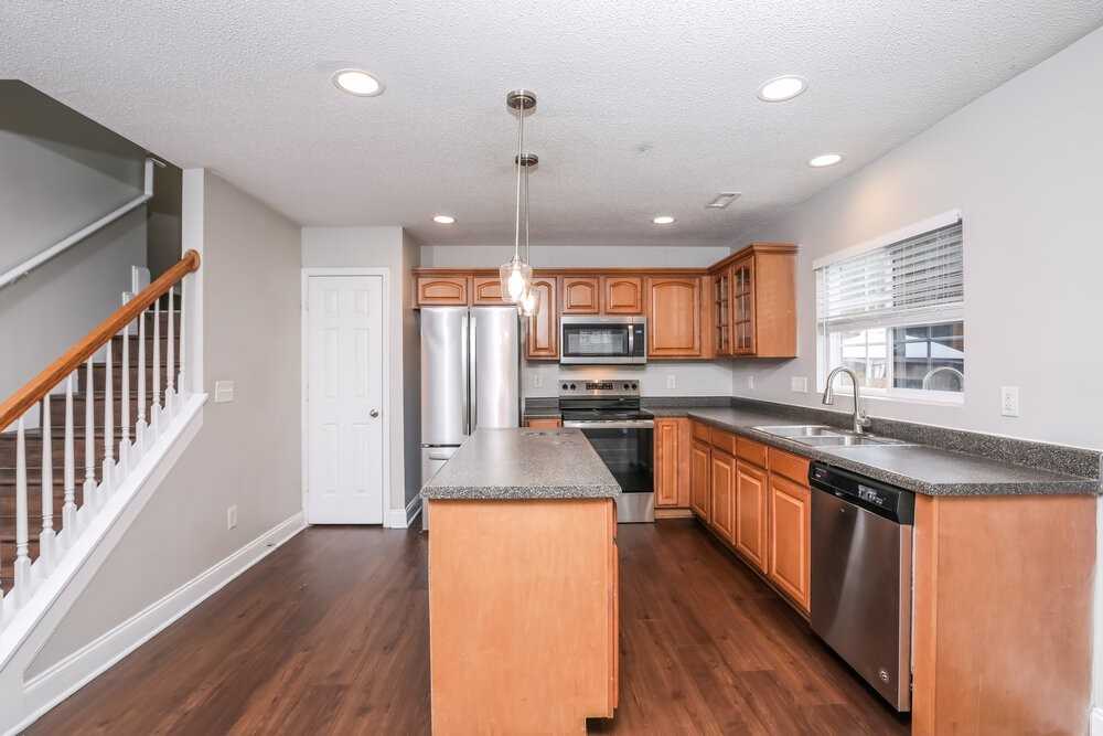 6542 Guard Hill Dr - Photo 7 of 17