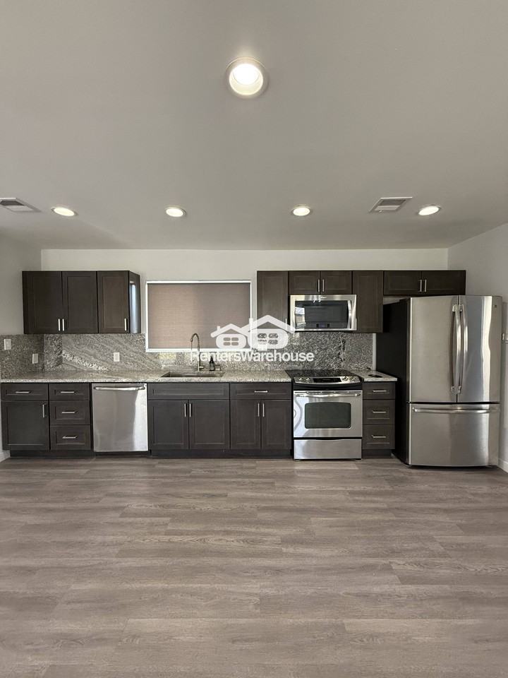 1930 E Missouri Ave - Photo 6 of 20