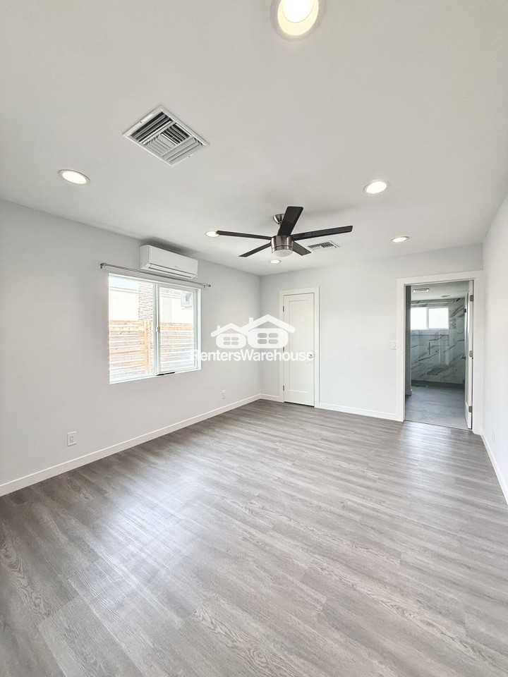 1930 E Missouri Ave - Photo 7 of 20