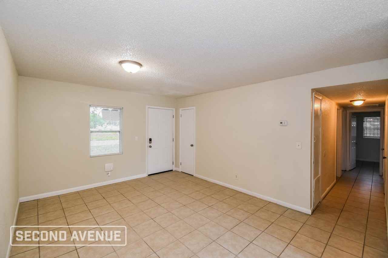 5129 Portsmouth Ave - Photo 3 of 24