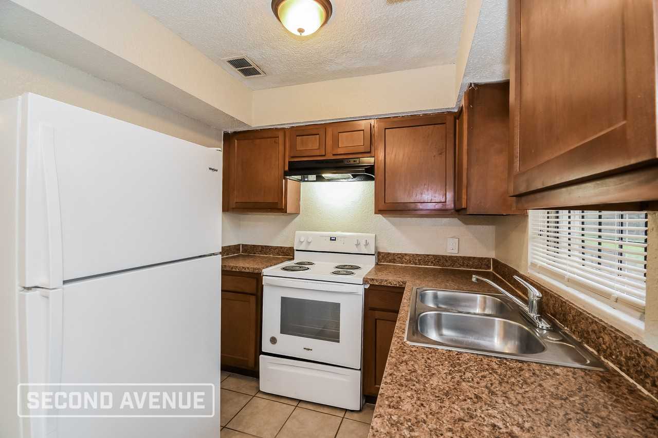 5129 Portsmouth Ave - Photo 6 of 24