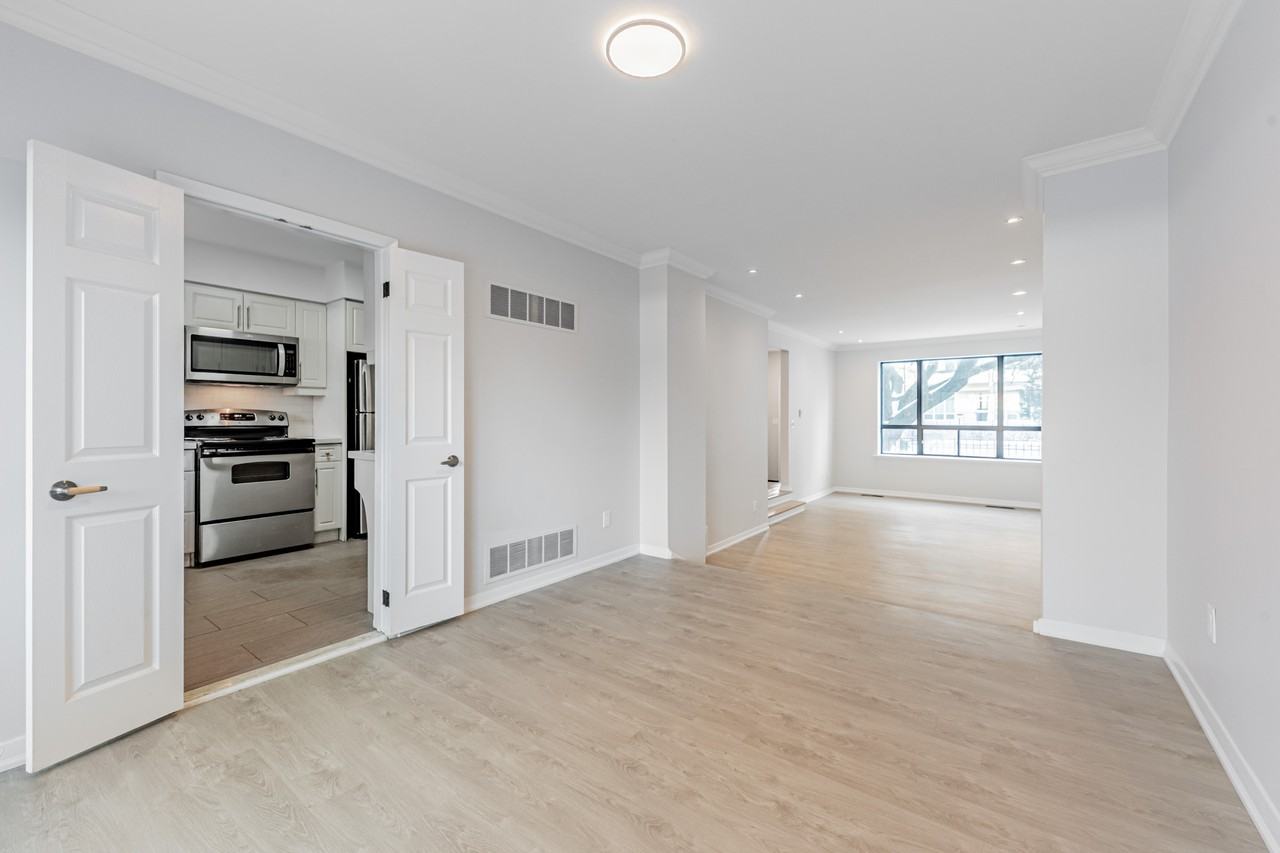 Balliol & Davisville Townhomes - Photo 4 of 26
