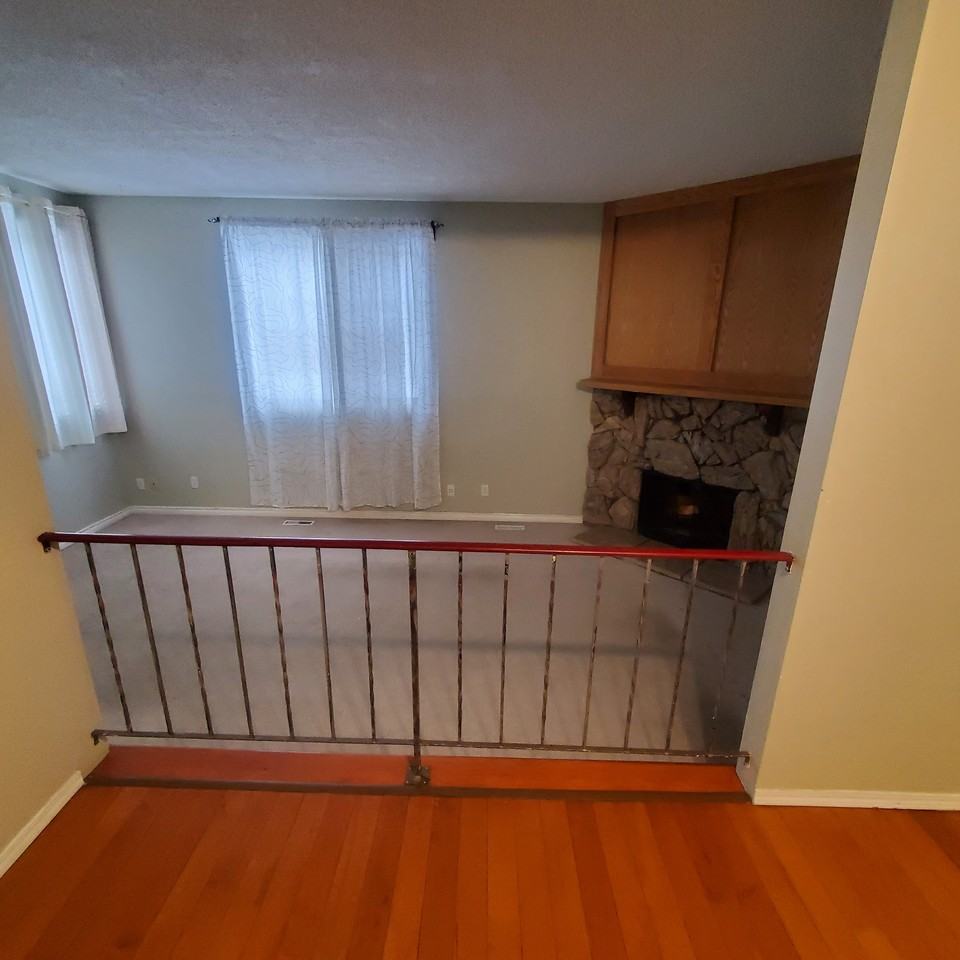 21 Akinsdale Gardens - Photo 2 of 10