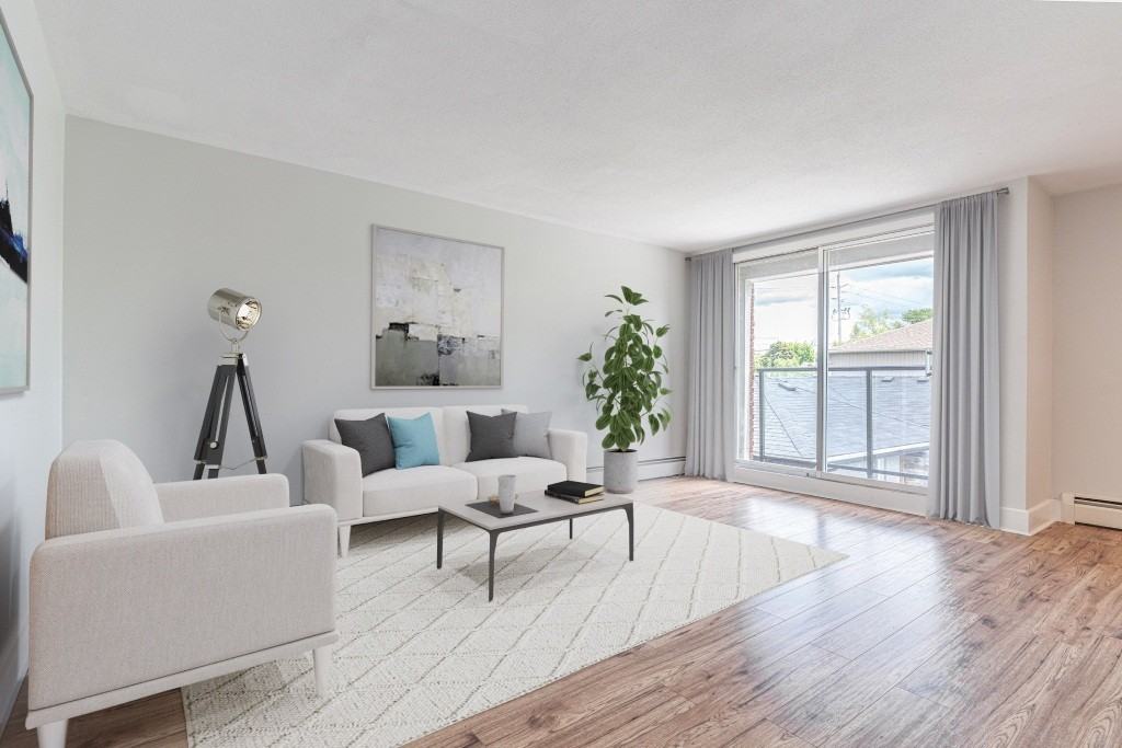 621 Base Line Road East - Photo 3 of 5