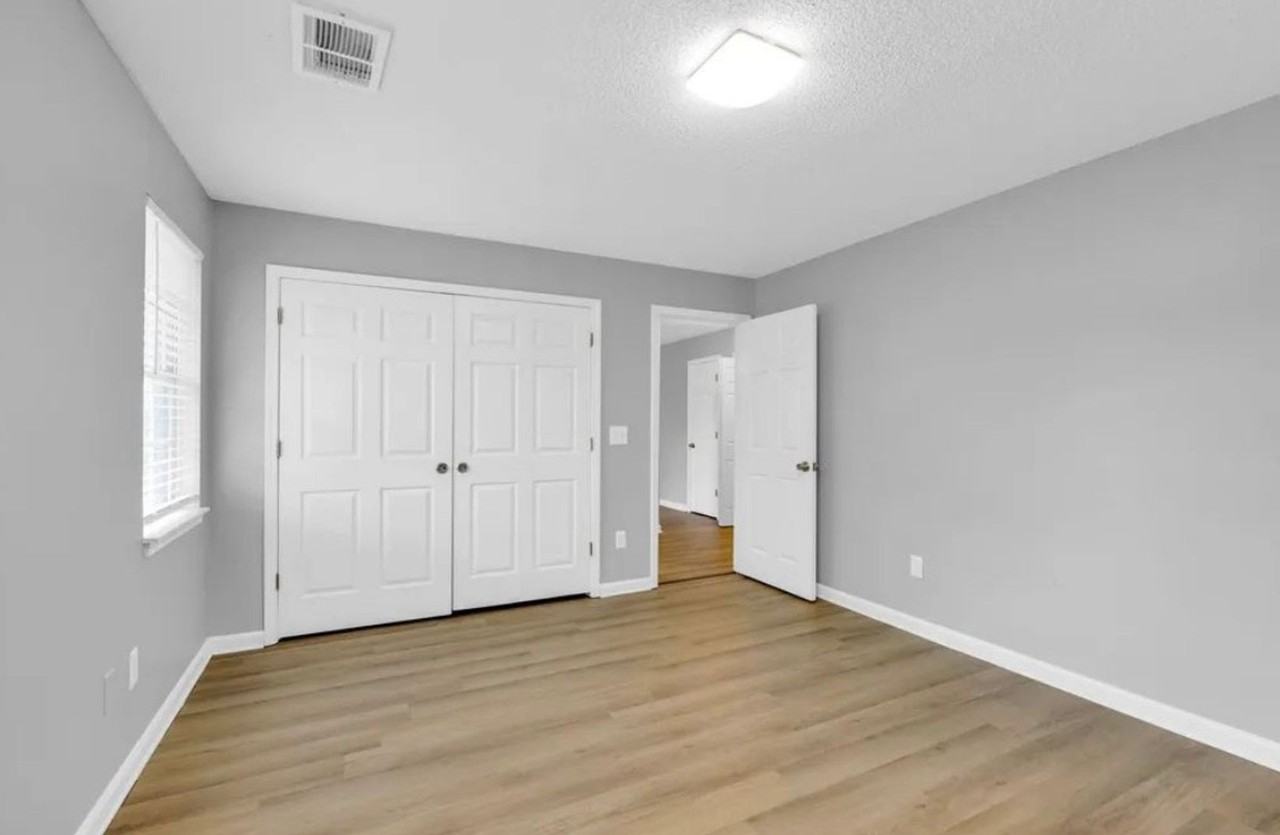 125 Berlin St - Photo 3 of 9