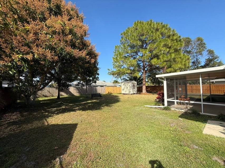 486 Northeast Solida Circle - Photo 7 of 33