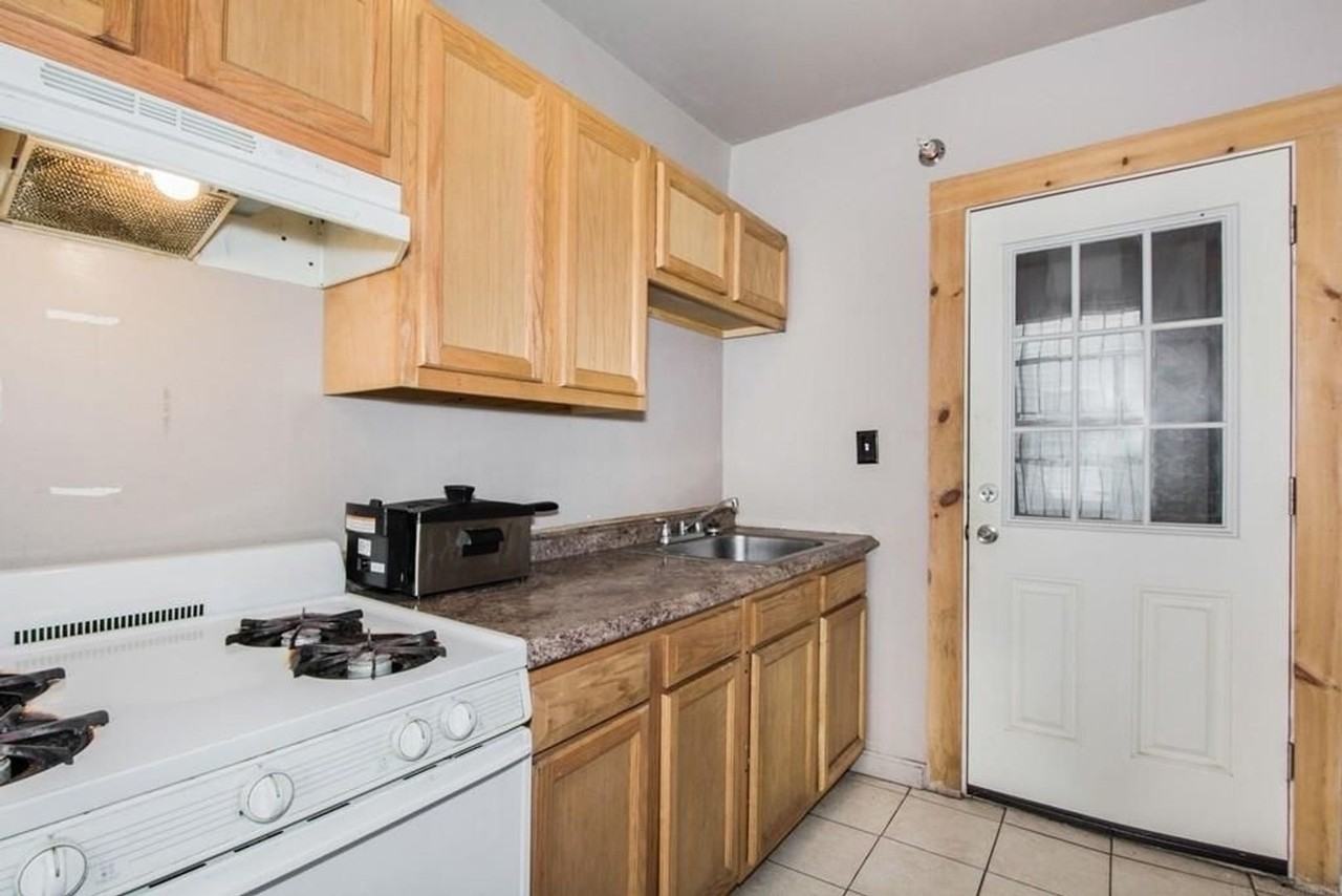 41 Light St - Photo 4 of 6