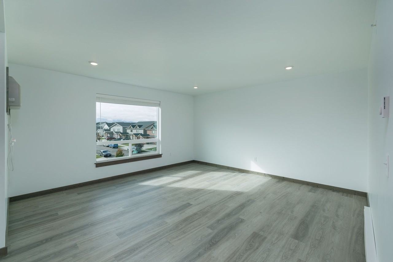 1170 Abigail Lane - Photo 4 of 44