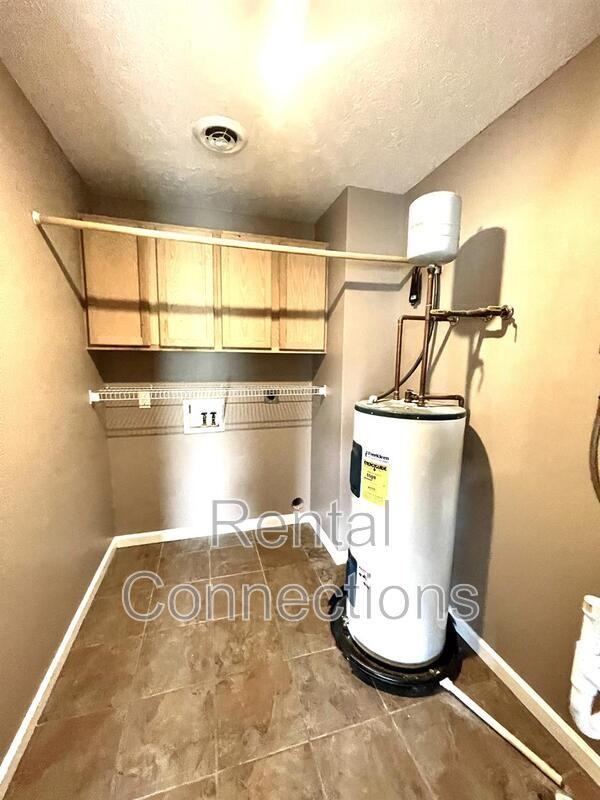 1806 Bridge St - Photo 3 of 13