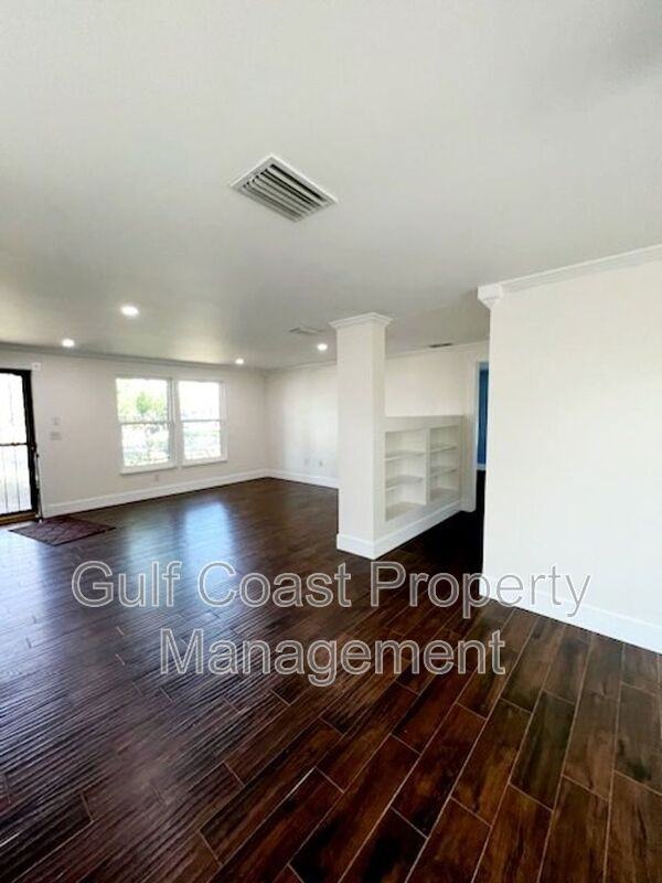 3405 66th Street Ct W - Photo 3 of 14