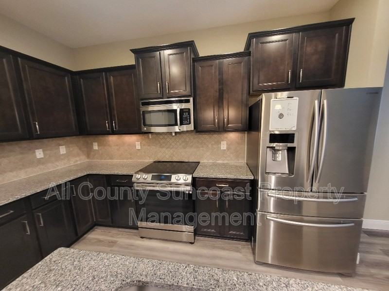 12914 Whittington Ct - Photo 2 of 12