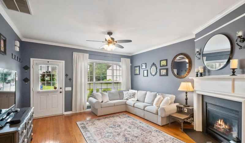 2143 Kaybird Ln - Photo 4 of 26