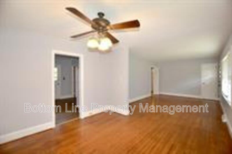 4120 Leeds Dr - Photo 4 of 32